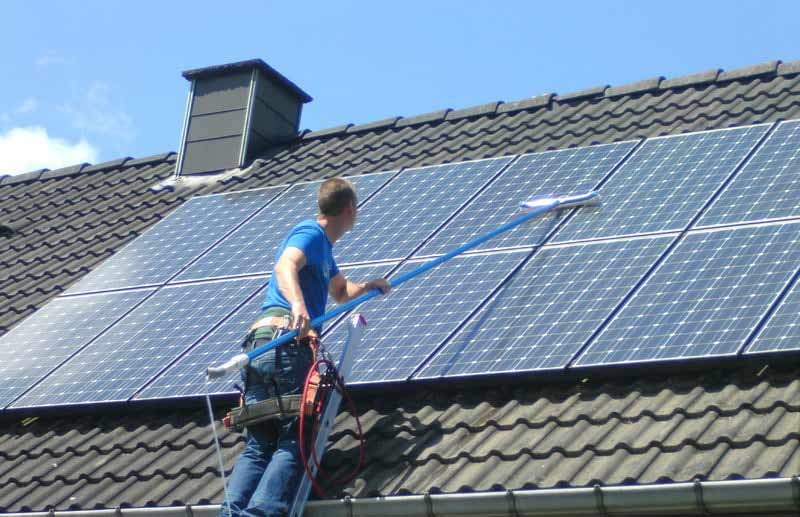 Nettoyage et démoussage toiture - Firmedéco Rénovation en Belgique : Nettoyage et démoussage toiture par vapeur d’eau et peinture hydrofuge colorée toiture. Intervention en Belgique : région Flamande, Wallonne et Bruxelles …